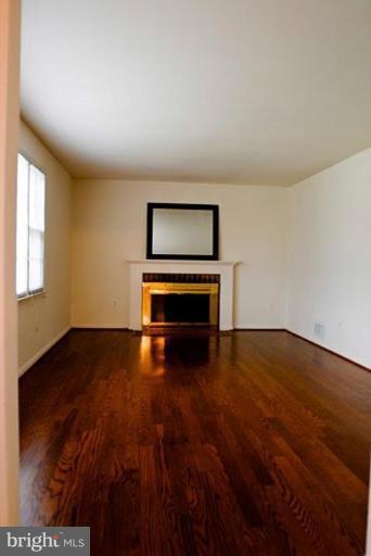 6979 Conservation Drive Springfield, VA 22153 - Photo 8 of 17 Living Room