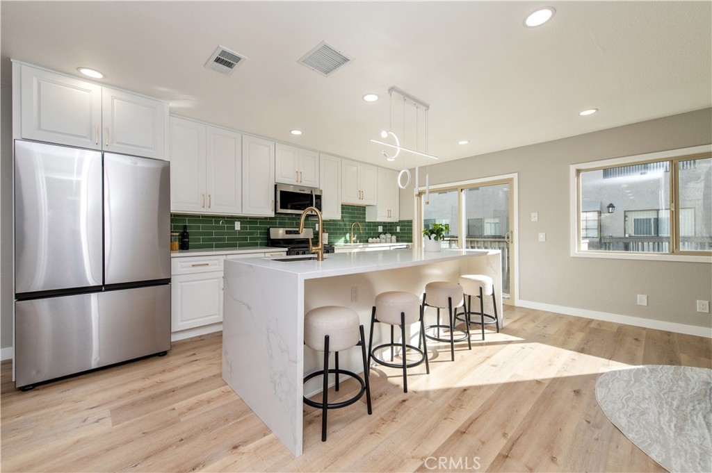 7 Sunup Irvine, CA 92603 - Photo 14 of 35