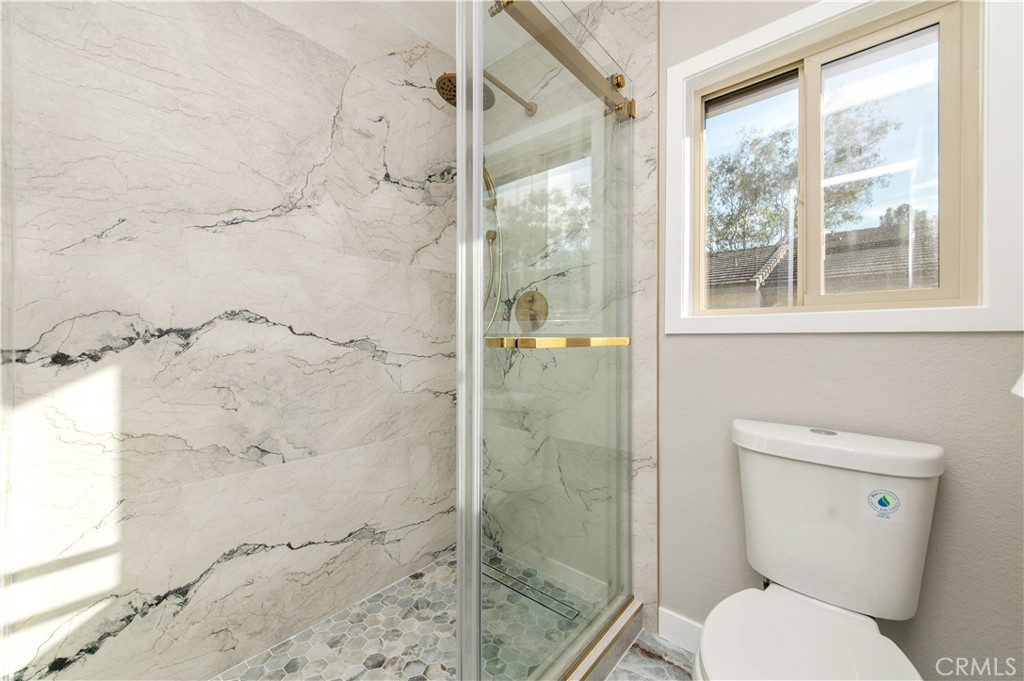 7 Sunup Irvine, CA 92603 - Photo 18 of 35