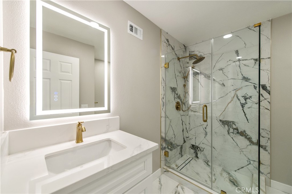 7 Sunup Irvine, CA 92603 - Photo 25 of 35