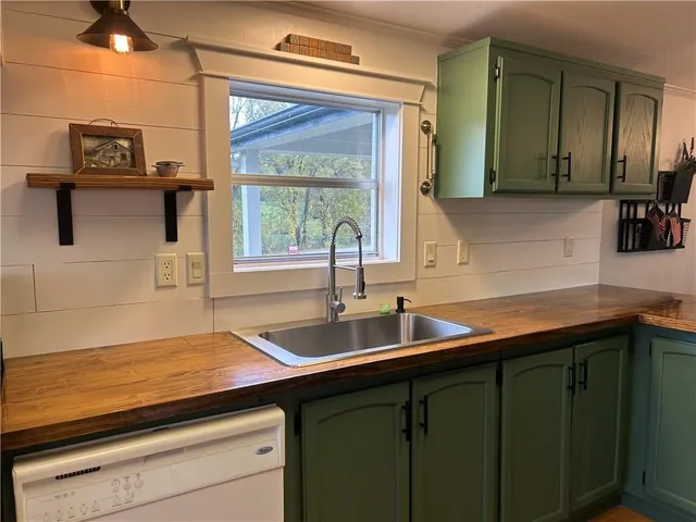 $315,000 | 360 Northwest 1201st Road, Holden, MO 64040