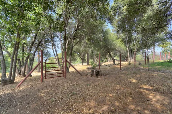 $349,500 | 33463 Road 233, North Fork, CA 93643
