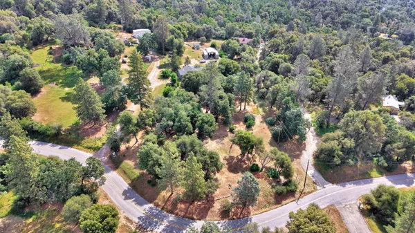 $349,500 | 33463 Road 233, North Fork, CA 93643