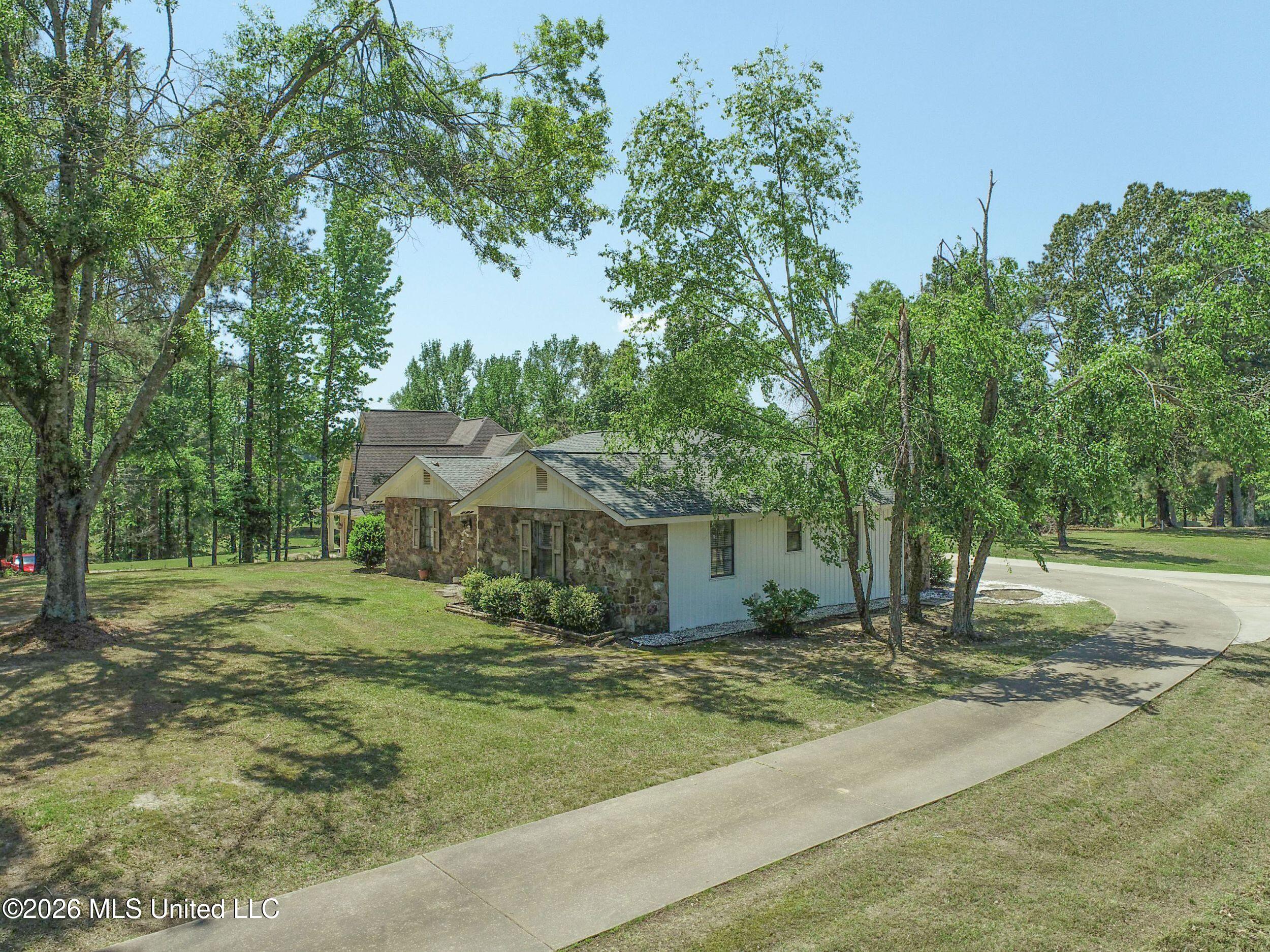 415 Woodland Road Batesville, MS 38606 - Photo 16 of 120 2rlawk13