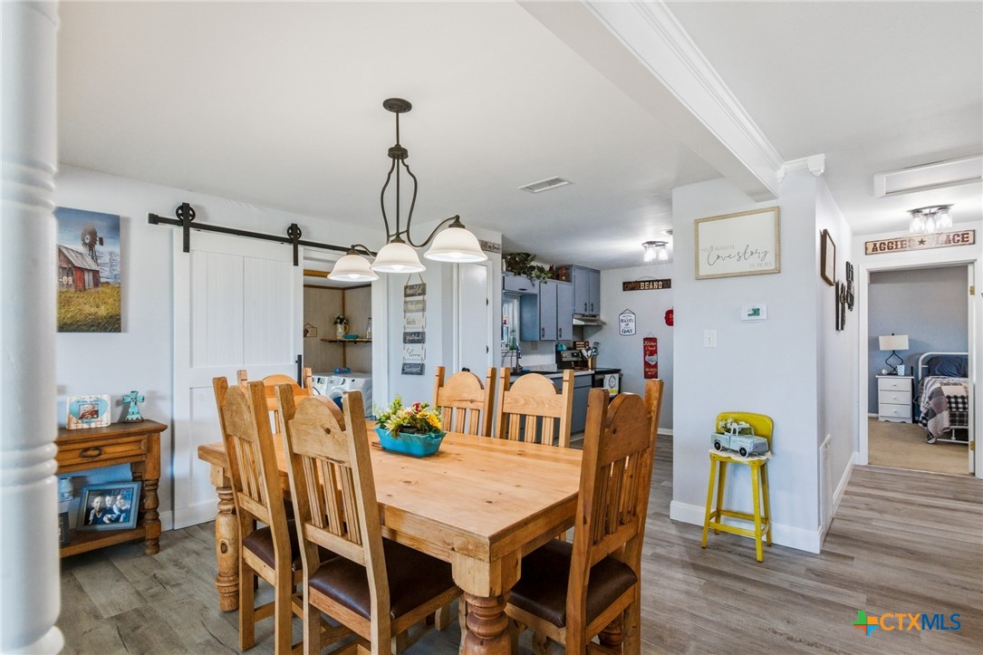 201 Pheasant Drive Victoria, TX 77905 - Photo 8 of 20 a view of a dining room with furniture