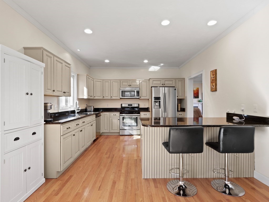 76 Swift Road Framingham, MA 01702 - Photo 3 of 28 Gallery Image 3
