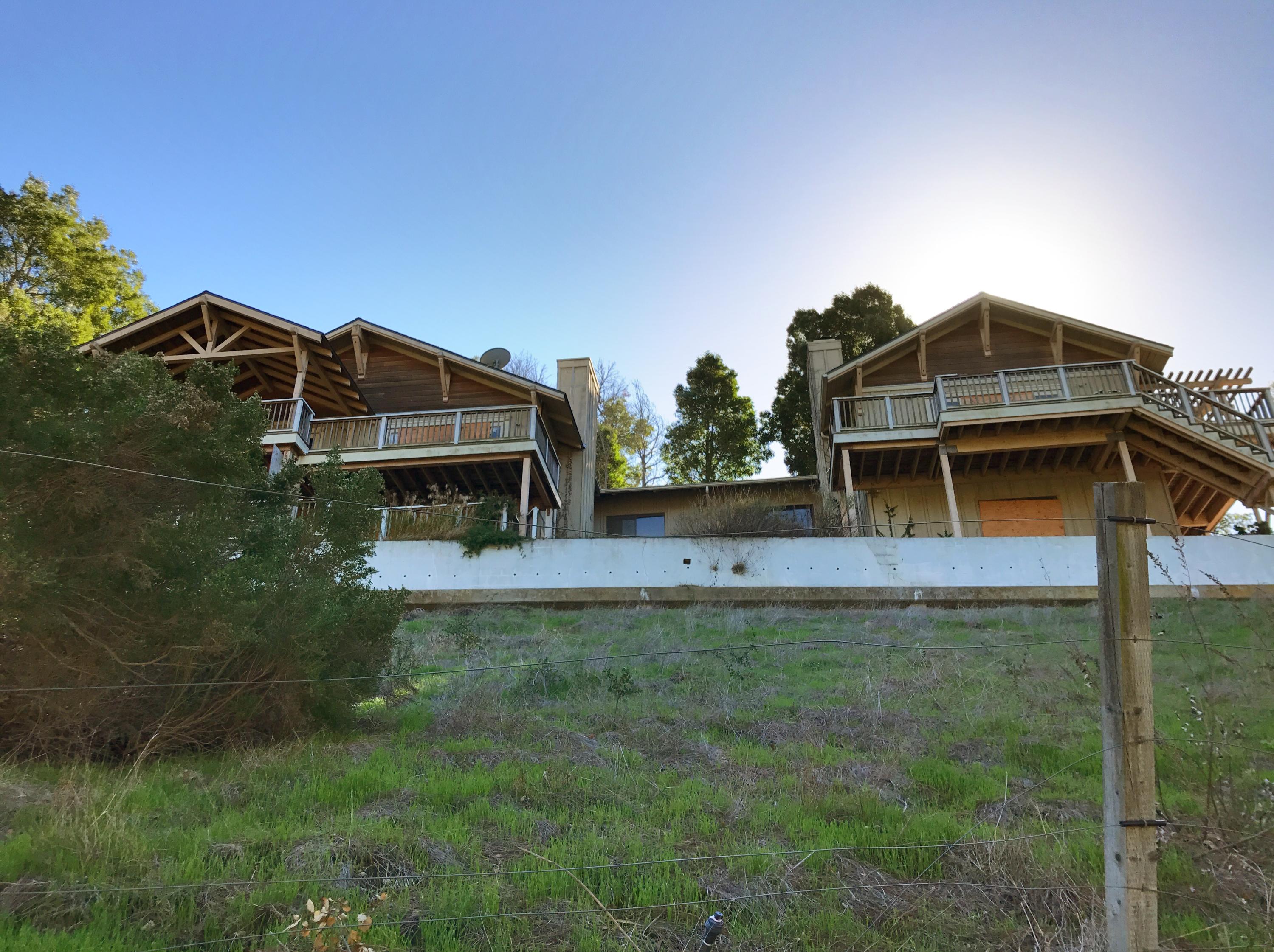 160 Conejo Road Santa Barbara, CA 93103 - Photo 3 of 16 IMG_8761