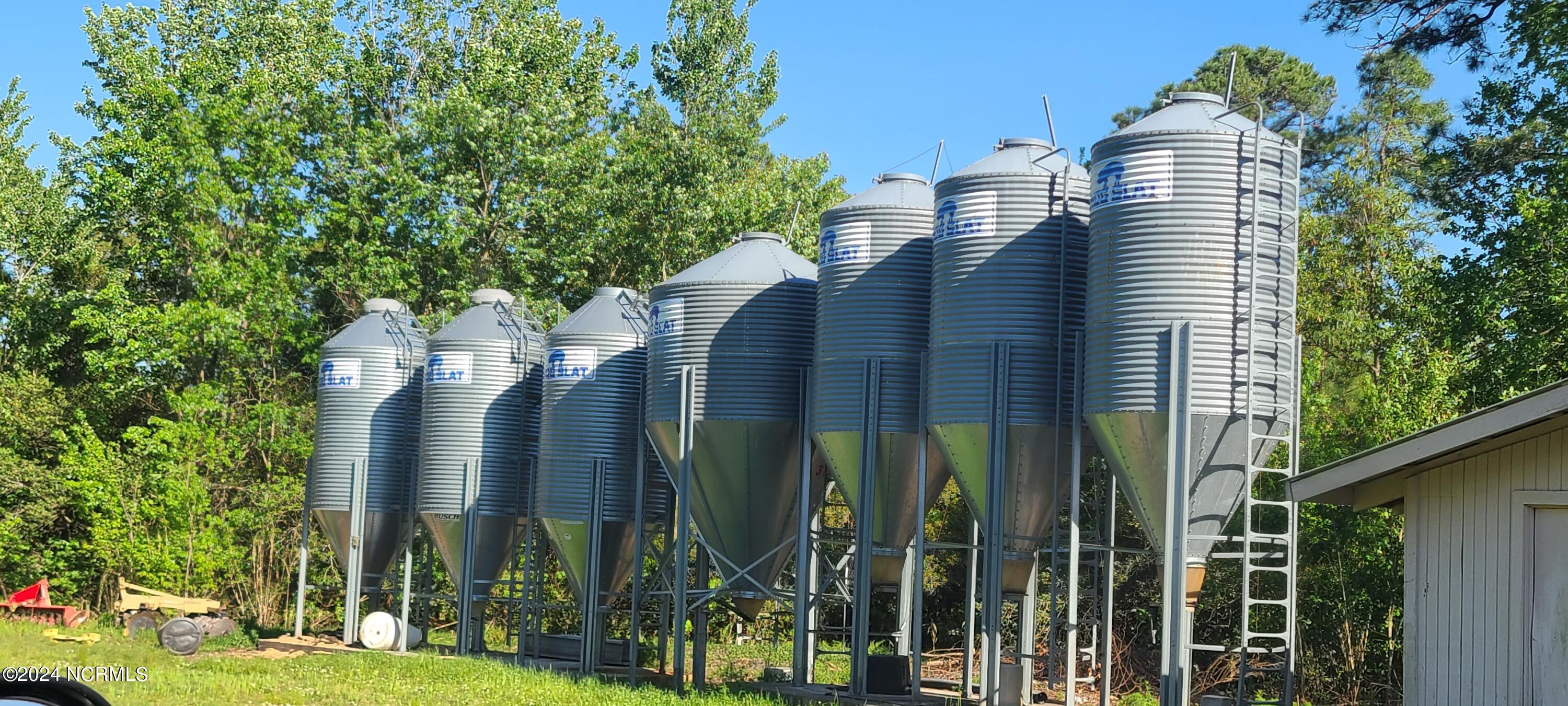 1300 Godwin Road Maple Hill, NC 28454 - Photo 5 of 14 20240418_170442