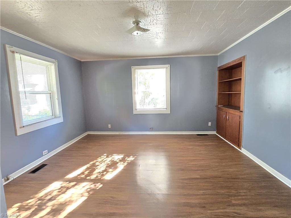 1112 Mill Avenue High Point, NC 27260 - Photo 3 of 21