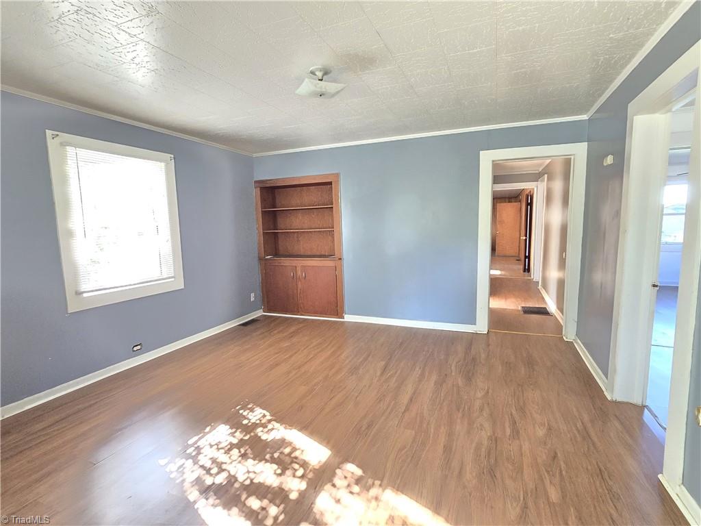 1112 Mill Avenue High Point, NC 27260 - Photo 4 of 21