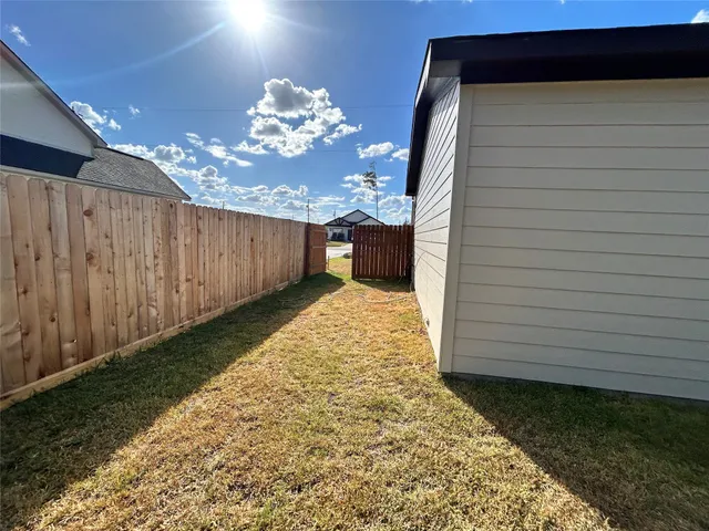 $1,800 | 12011 Rockview Drive, Conroe, TX 77306