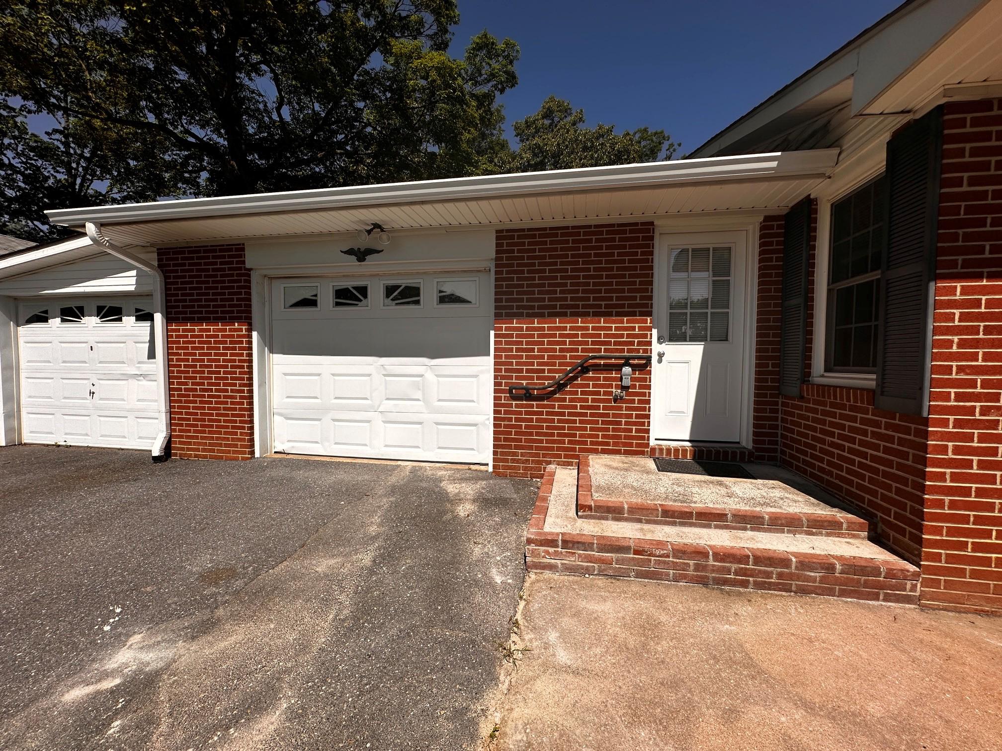 2224 Dennings Road New Windsor, MD 21776 - Photo 15 of 19 Mudroom entry