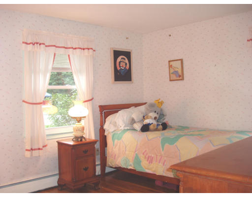 38 Highgate Road Framingham, MA 01701 - Photo 17 of 21 Gallery Image 17