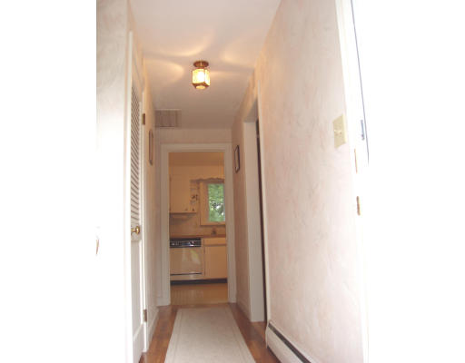 38 Highgate Road Framingham, MA 01701 - Photo 4 of 21 Gallery Image 4