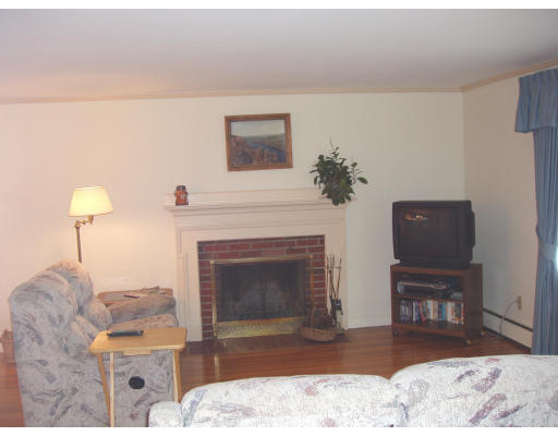 38 Highgate Road Framingham, MA 01701 - Photo 5 of 21 Gallery Image 5