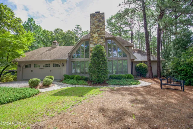 $545,000 | 620 Diamondhead Drive South, Pinehurst, NC 28374
