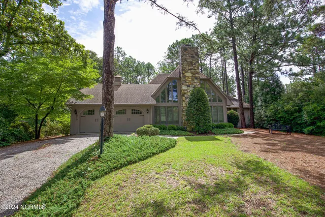 $545,000 | 620 Diamondhead Drive South, Pinehurst, NC 28374