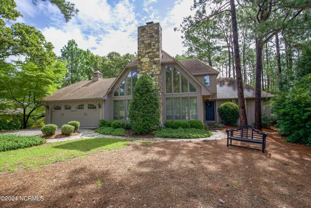 $545,000 | 620 Diamondhead Drive South, Pinehurst, NC 28374
