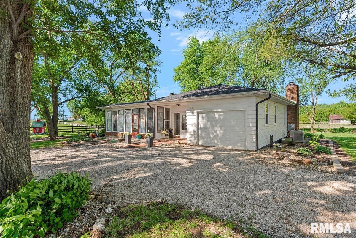 2522 County Road 625 East Rochester, IL 62563 - Photo 3 of 53