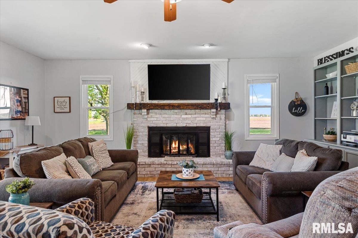 2522 County Road 625 East Rochester, IL 62563 - Photo 9 of 53
