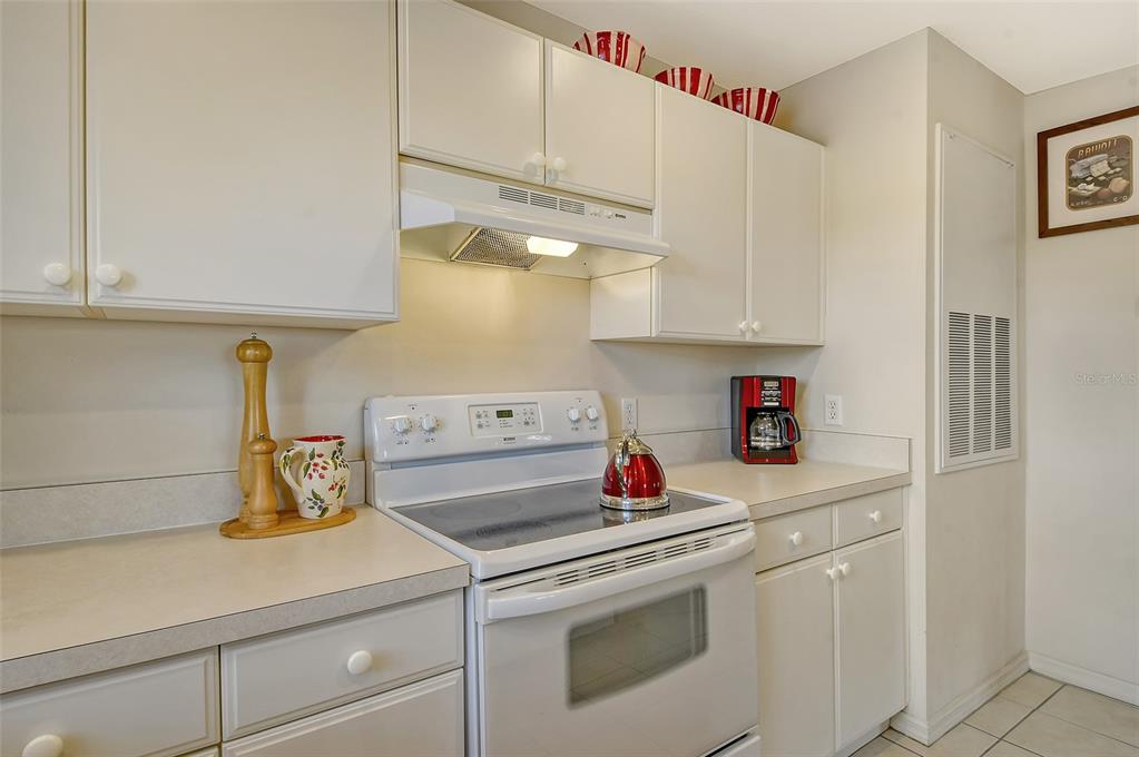 381 Bobby Jones Road, Unit 381 Sarasota, FL 34232 - Photo 18 of 32 Gallery Image 18