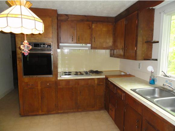 449 Derry Road Chester, NH 03036 - Photo 4 of 10