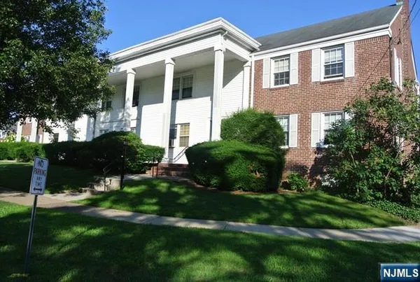 $155,000 | 4 B Elmwood Court, Unit 4B, Elmwood Park, NJ 07407