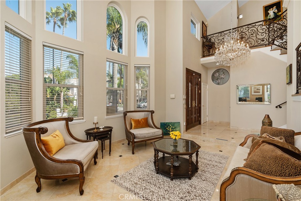 7901 Berger Avenue Playa del Rey, CA 90293 - Photo 10 of 67 a living room with furniture and a large window