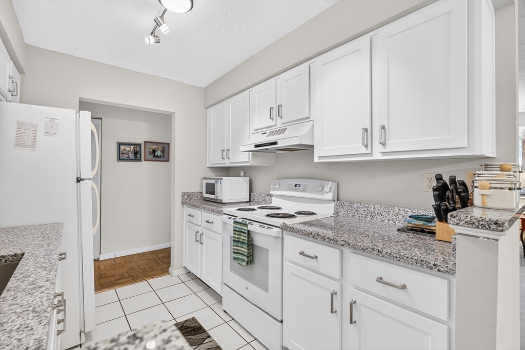 9 Beal's Cove Road, Unit A Hingham, MA 02043 - Photo 7 of 24