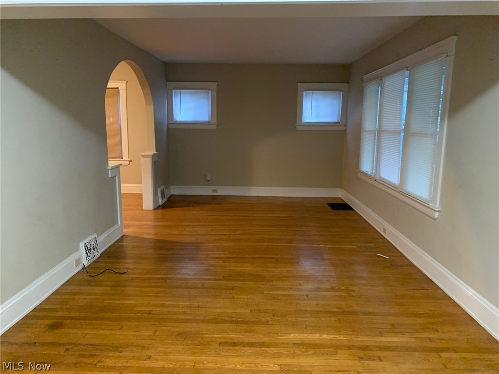 4518 Telhurst Road Cleveland, OH 44121 - Photo 7 of 22