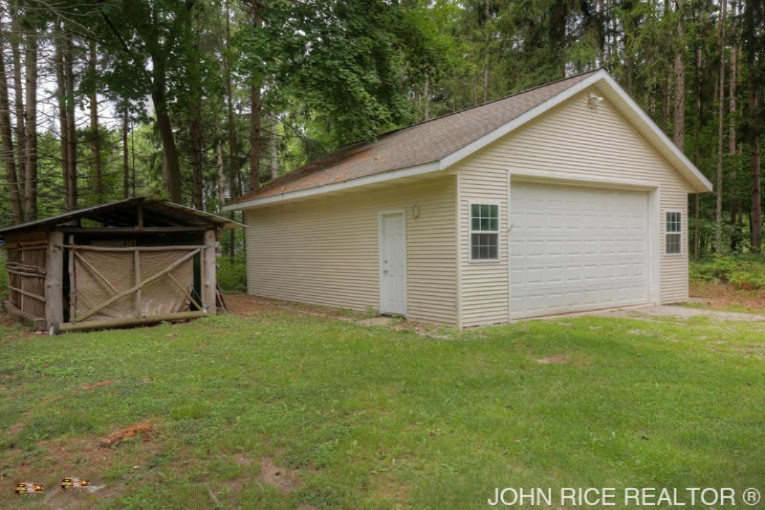 11971 Cline Road Ravenna, MI 49451 - Photo 4 of 37 IMG_1225