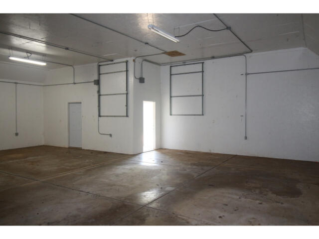 27143 Dersch Road Shingletown, CA 96088 - Photo 11 of 23 Large shop