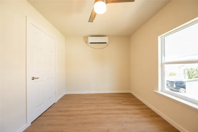 $1,200 | 914 Church Street, Unit 4, Galveston, TX 77550