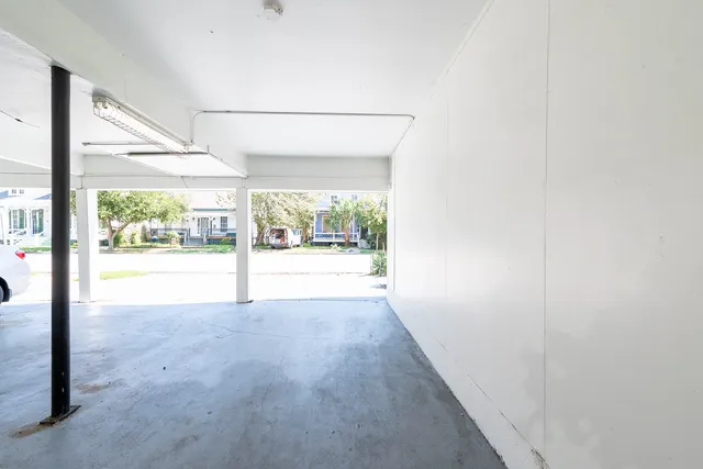 $1,200 | 914 Church Street, Unit 4, Galveston, TX 77550