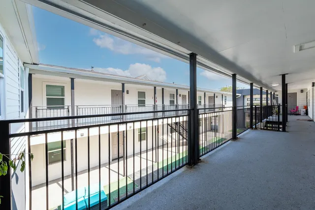 $1,200 | 914 Church Street, Unit 4, Galveston, TX 77550