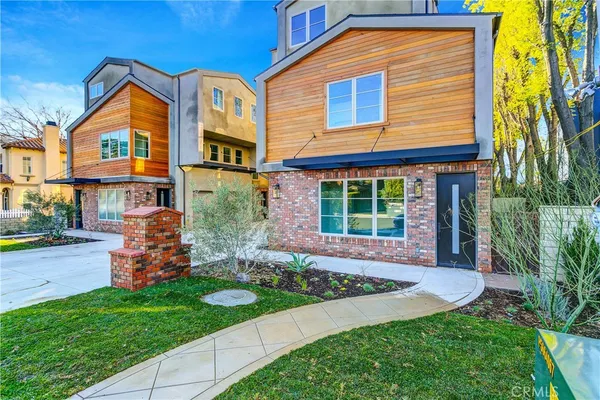 $3,700 | 530 Fano Street, Unit D, Monrovia, CA 91016