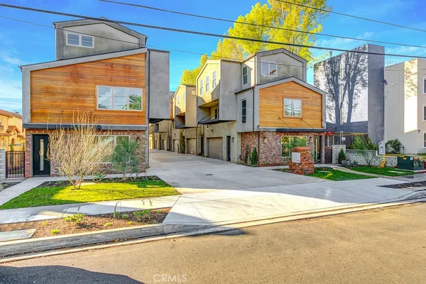 $3,700 | 530 Fano Street, Unit D, Monrovia, CA 91016