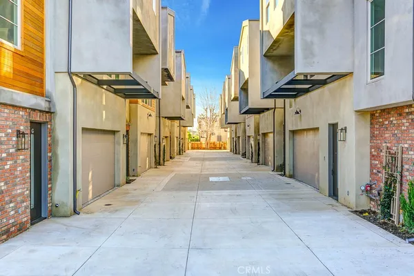 $3,700 | 530 Fano Street, Unit D, Monrovia, CA 91016