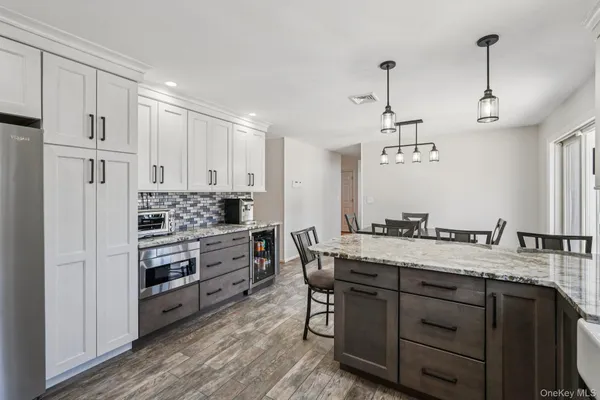 $1,399,000 | 8 Foxwood Drive, Tomkins Cove, NY 10986