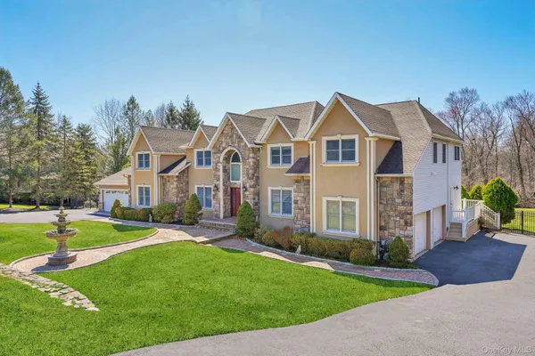 $1,399,000 | 8 Foxwood Drive, Tomkins Cove, NY 10986