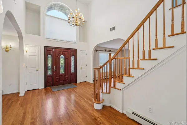 $1,399,000 | 8 Foxwood Drive, Tomkins Cove, NY 10986