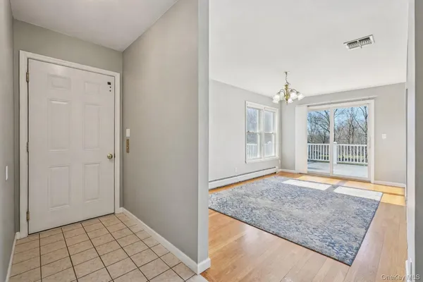 $1,399,000 | 8 Foxwood Drive, Tomkins Cove, NY 10986