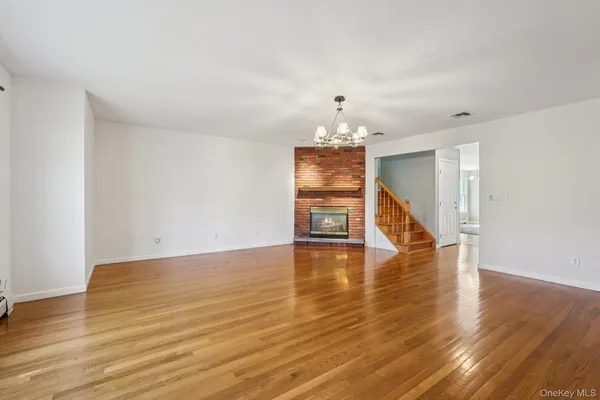 $1,399,000 | 8 Foxwood Drive, Tomkins Cove, NY 10986