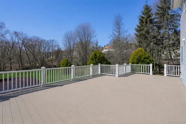 $1,399,000 | 8 Foxwood Drive, Tomkins Cove, NY 10986