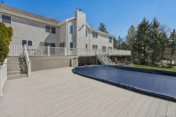 $1,399,000 | 8 Foxwood Drive, Tomkins Cove, NY 10986