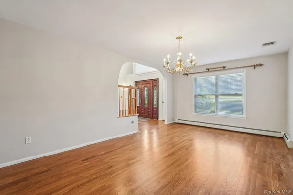 $1,399,000 | 8 Foxwood Drive, Tomkins Cove, NY 10986