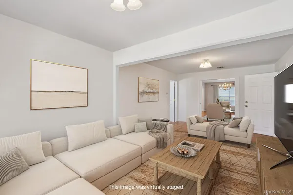 $1,399,000 | 8 Foxwood Drive, Tomkins Cove, NY 10986