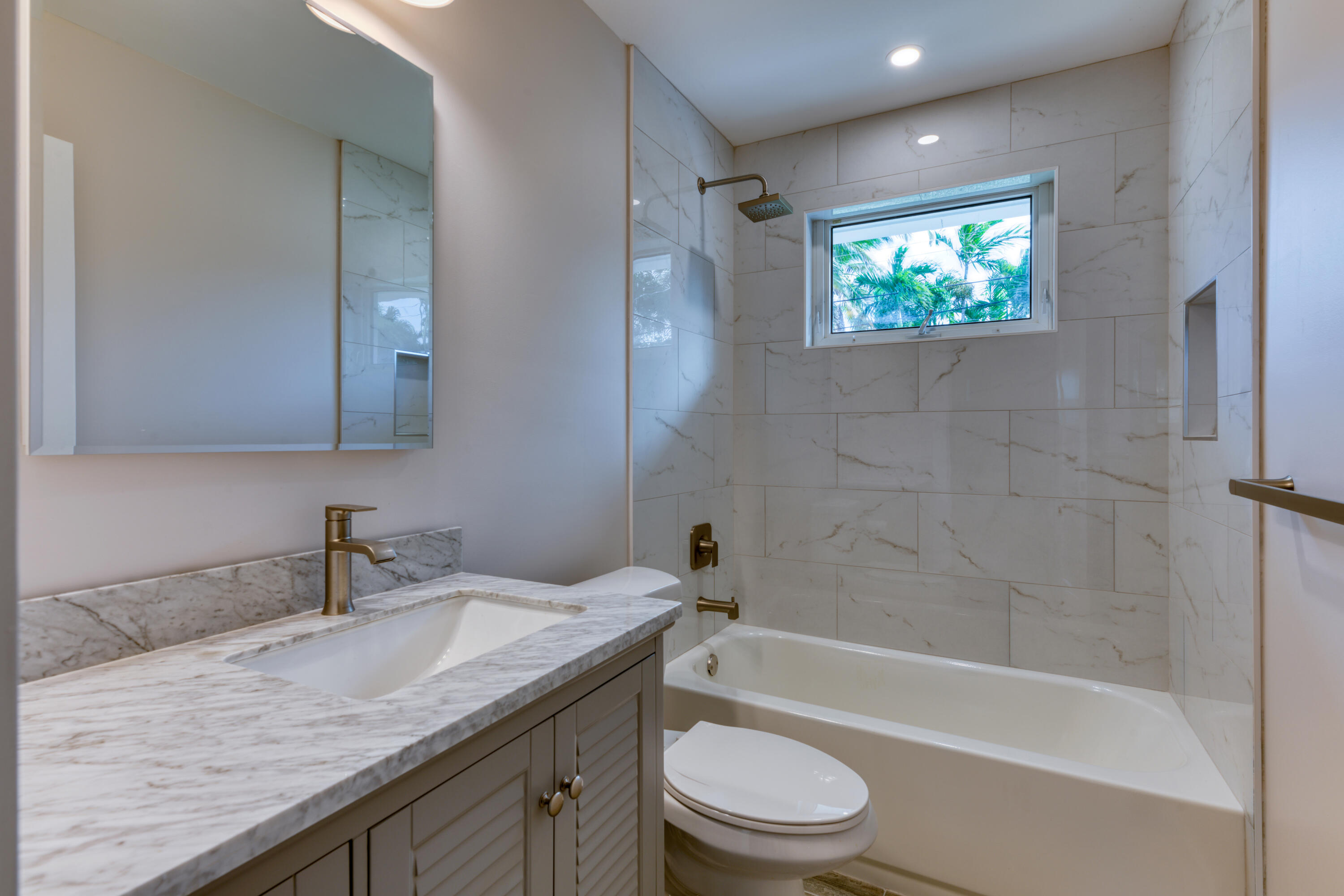 47 Ridgewood Circle Tequesta, FL 33469 - Photo 11 of 16 47 Ridgewood Cir Jupiter FL-print-006-00