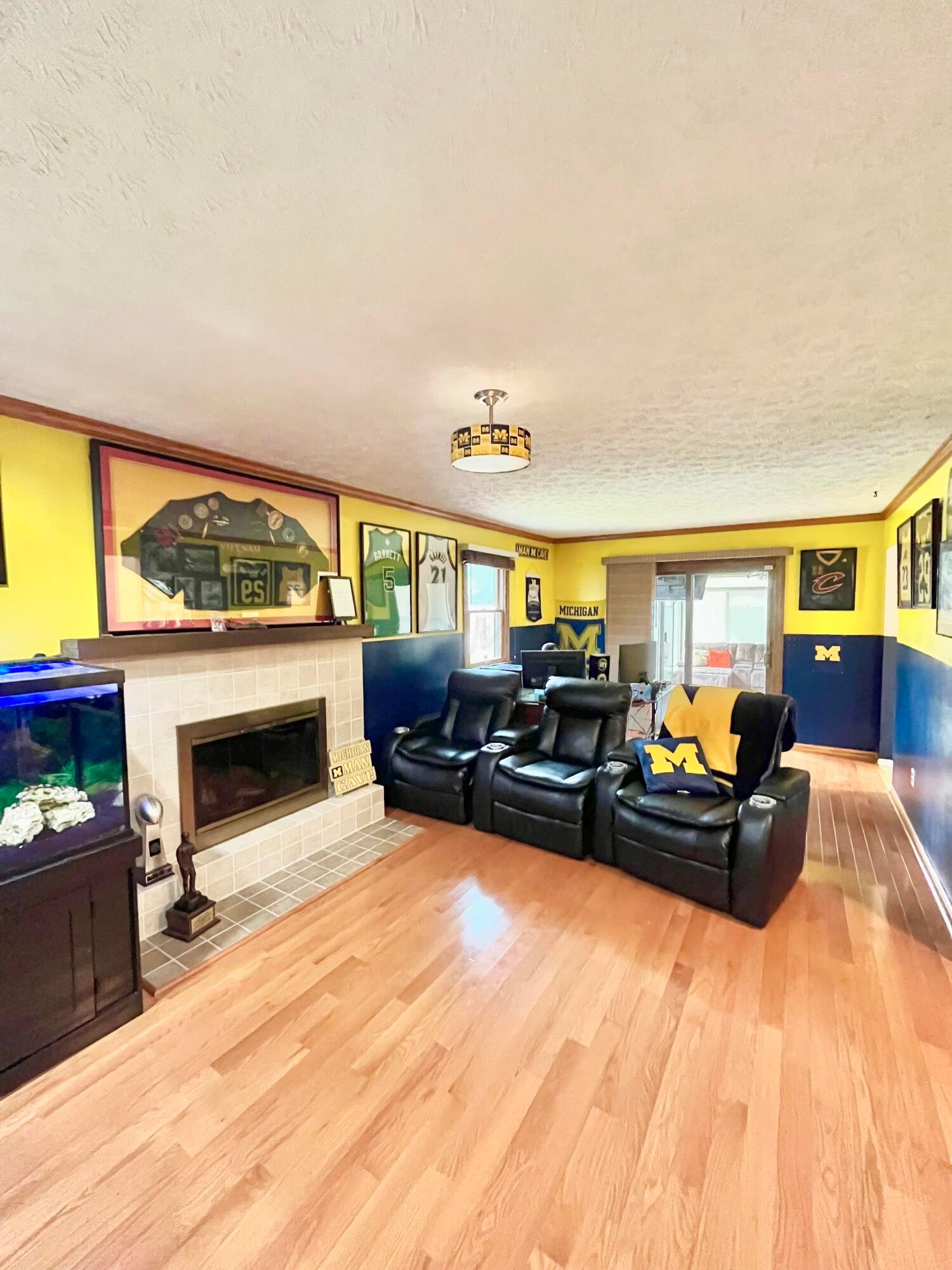 2066 Nobleshire Road Columbus, OH 43229 - Photo 16 of 40 FullSizeRender
