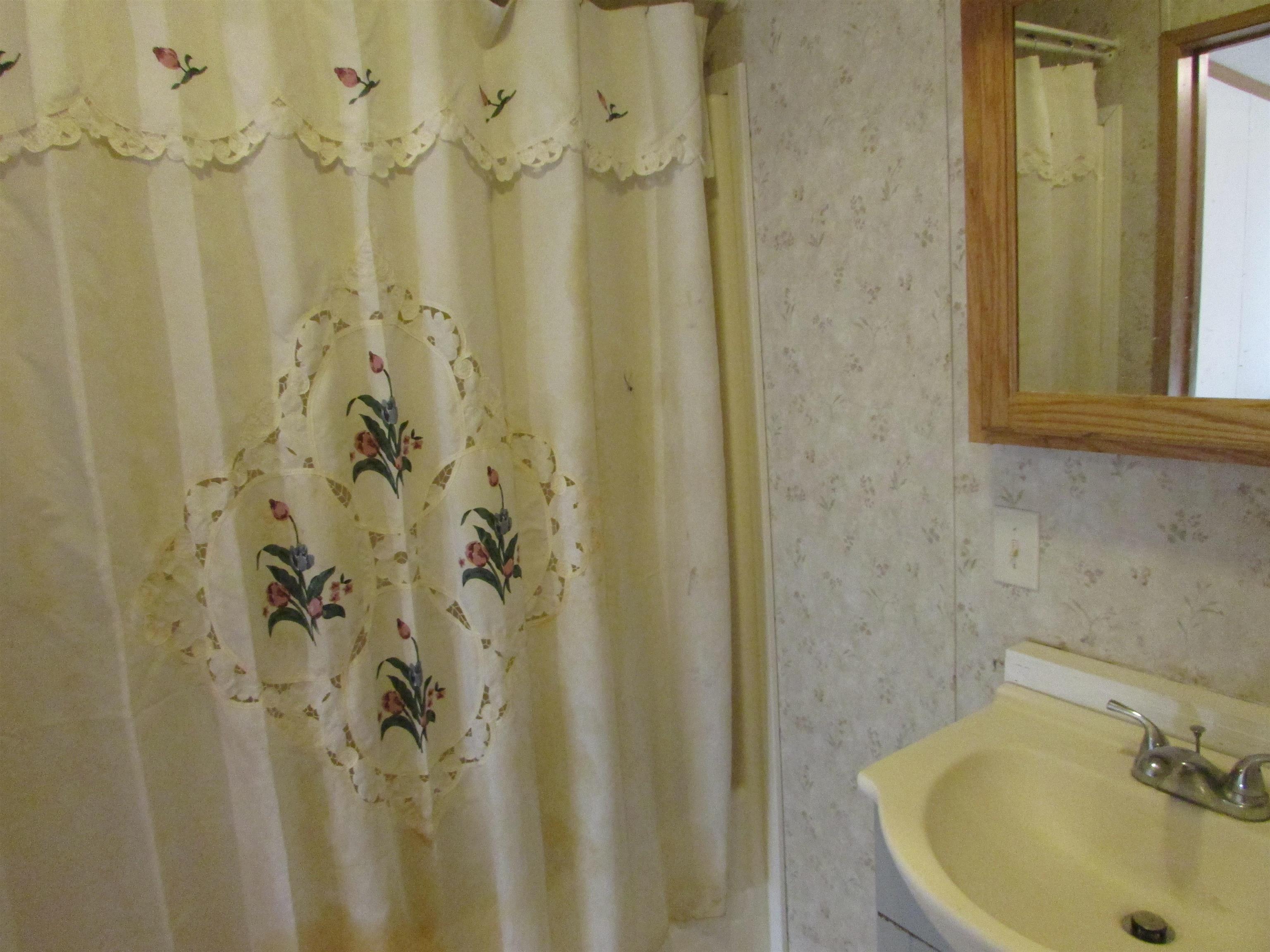 315 Maple Street Bethlehem, NH 03574 - Photo 4 of 20 Gallery Image 4
